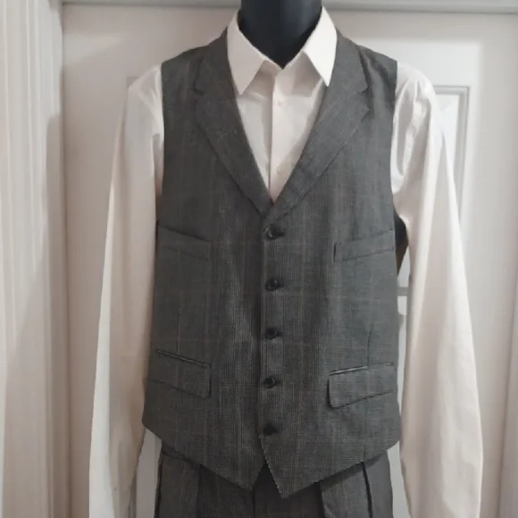 Classic Custom Men's Plaid Gray 3-Piece Suit, 42L / 36W x 32L - Picture 13 of 16
